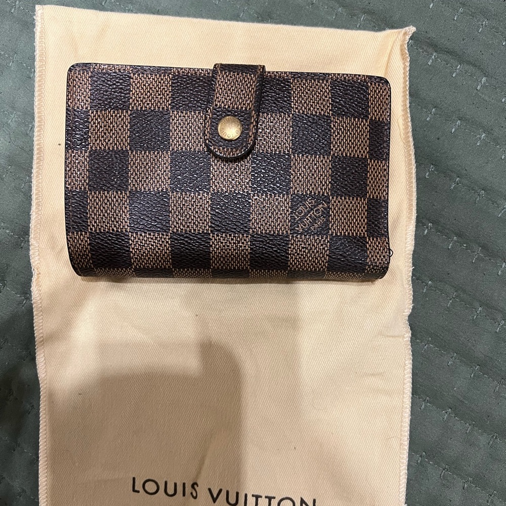 LV Wallet